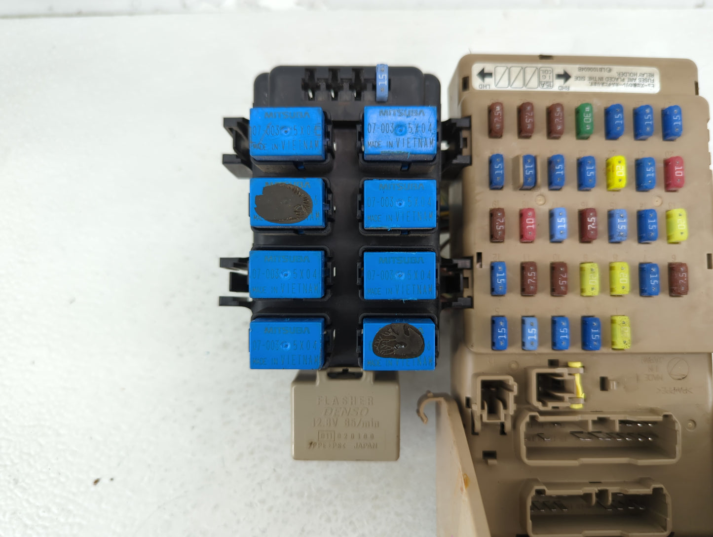 2009 Subaru Legacy Fusebox Fuse Box Panel Relay Module P/N:82201AG05A Fits OEM Used Auto Parts - Oemusedautoparts1.com