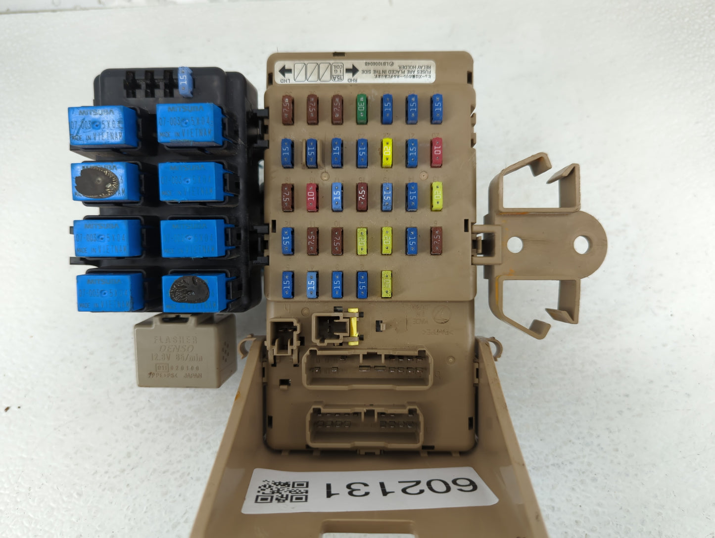 2009 Subaru Legacy Fusebox Fuse Box Panel Relay Module P/N:82201AG05A Fits OEM Used Auto Parts - Oemusedautoparts1.com