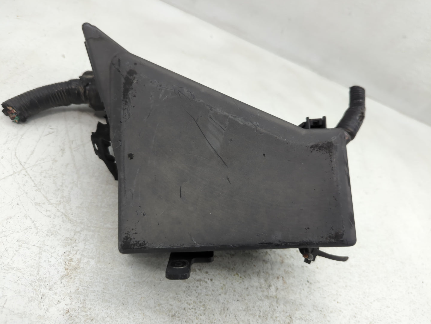 2006-2009 Subaru Legacy Fusebox Fuse Box Panel Relay Module P/N:82241AG00E MB502050 Fits Fits 2006 2007 2008 2009 OEM Used A