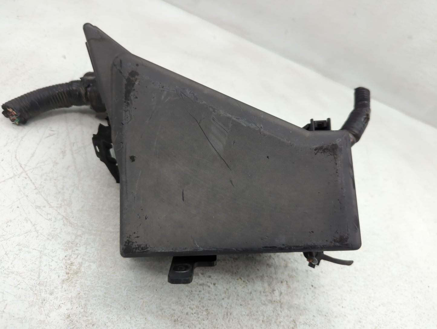 2006-2009 Subaru Legacy Fusebox Fuse Box Panel Relay Module P/N:82241AG00E MB502050 Fits Fits 2006 2007 2008 2009 OEM Used A