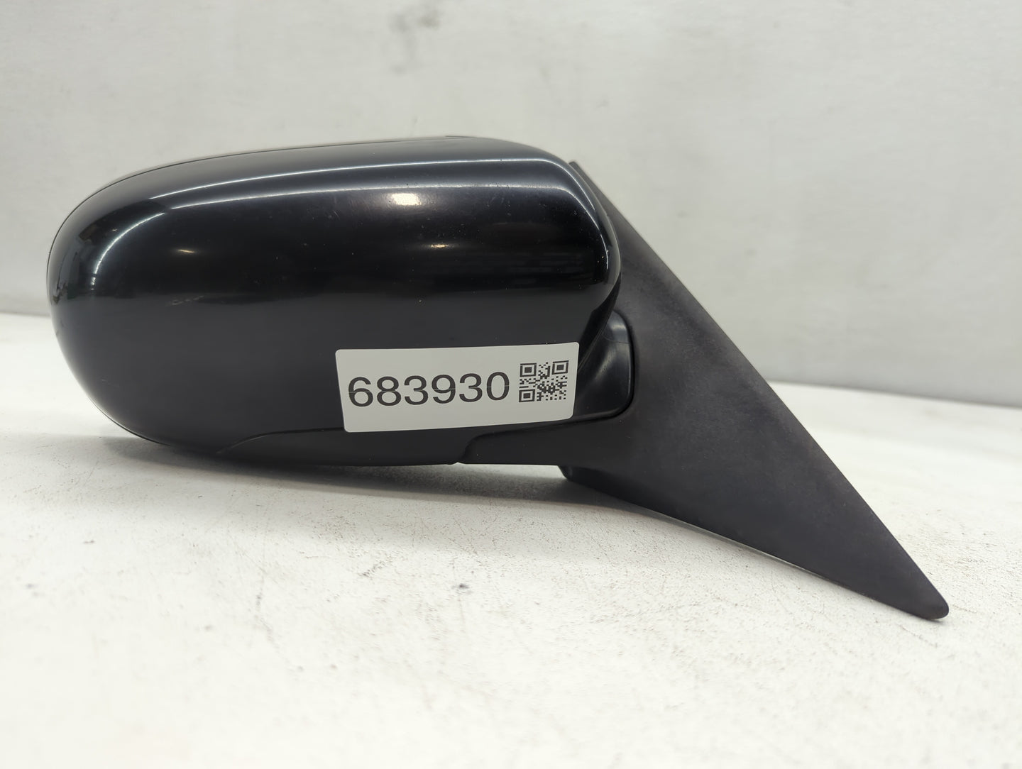 2005-2009 Subaru Legacy Passenger Side View Mirror - Right Door Mirror OEM Used - Oemusedautoparts1.com