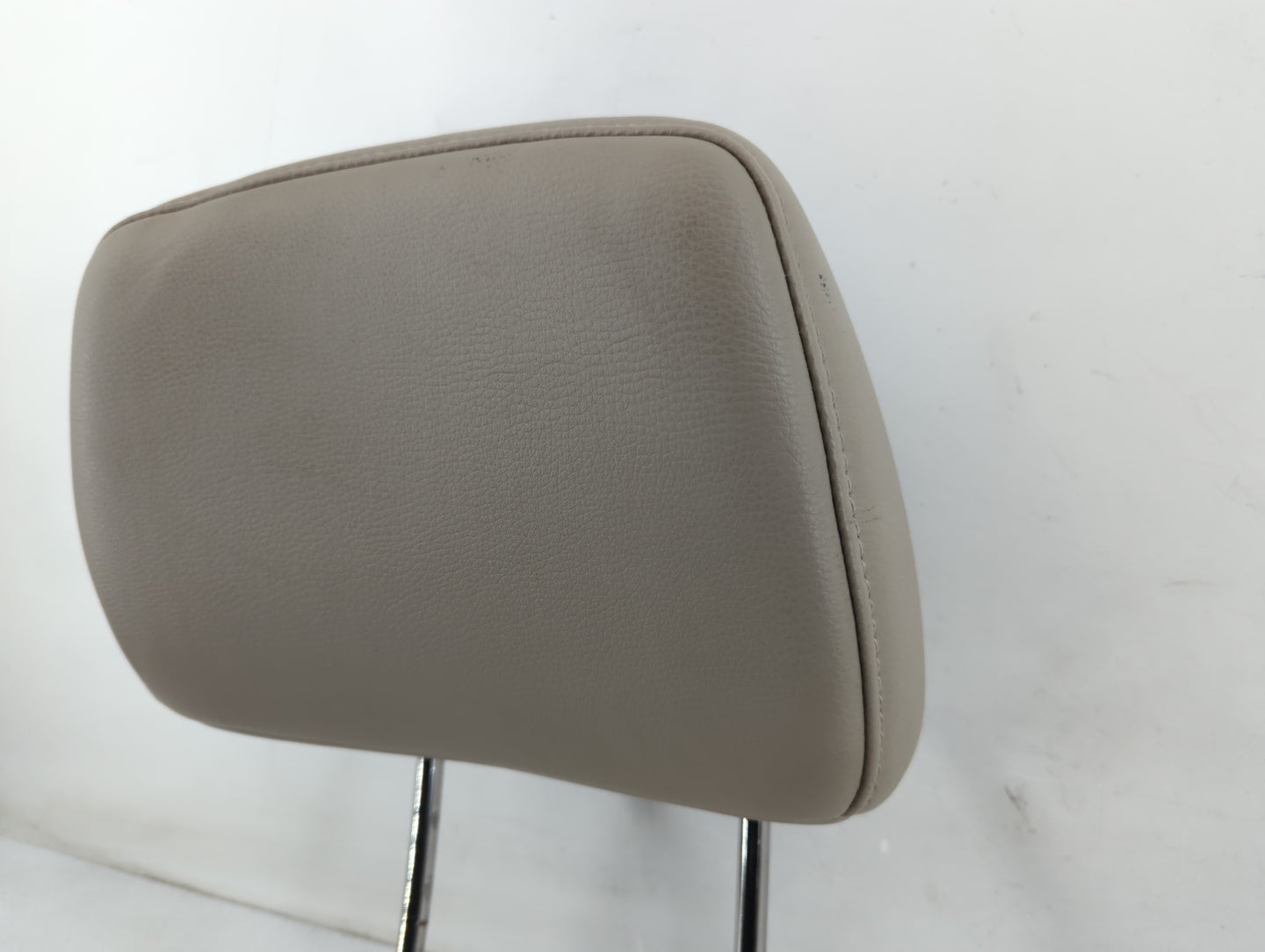 2006-2009 Subaru Legacy Headrest Head Rest Front Driver Passenger Seat Fits Fits 2006 2007 2008 2009 OEM Used Auto Parts - O
