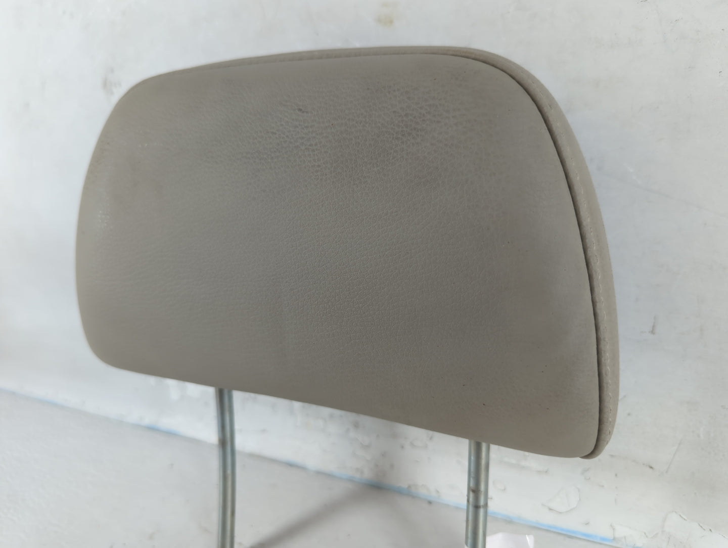 2006-2009 Subaru Legacy Headrest Head Rest Front Driver Passenger Seat Fits Fits 2006 2007 2008 2009 OEM Used Auto Parts - O