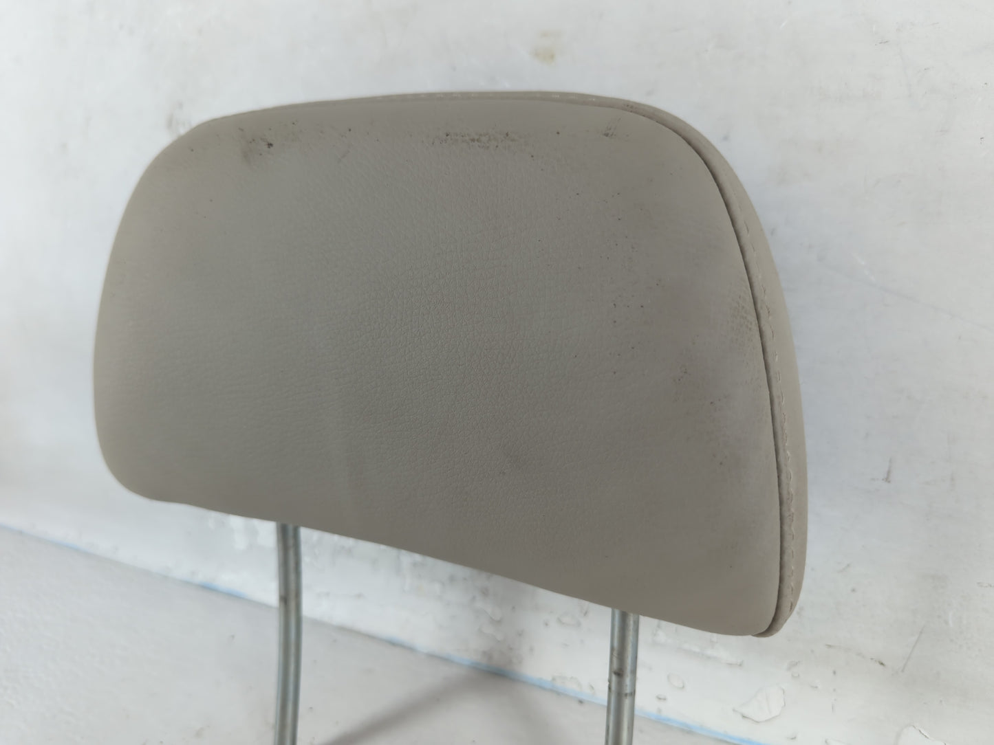 2006-2009 Subaru Legacy Headrest Head Rest Front Driver Passenger Seat Fits Fits 2006 2007 2008 2009 OEM Used Auto Parts - O