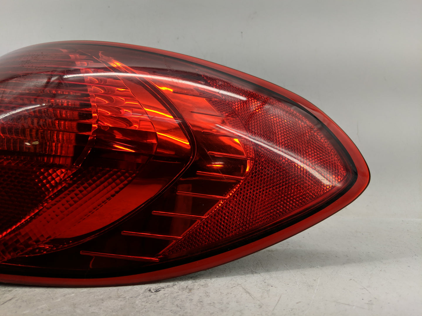 2008-2014 Subaru Tribeca Tail Light Assembly Passenger Right OEM Fits Fits 2008 2009 2010 2011 2012 2013 2014 OEM Used Auto 