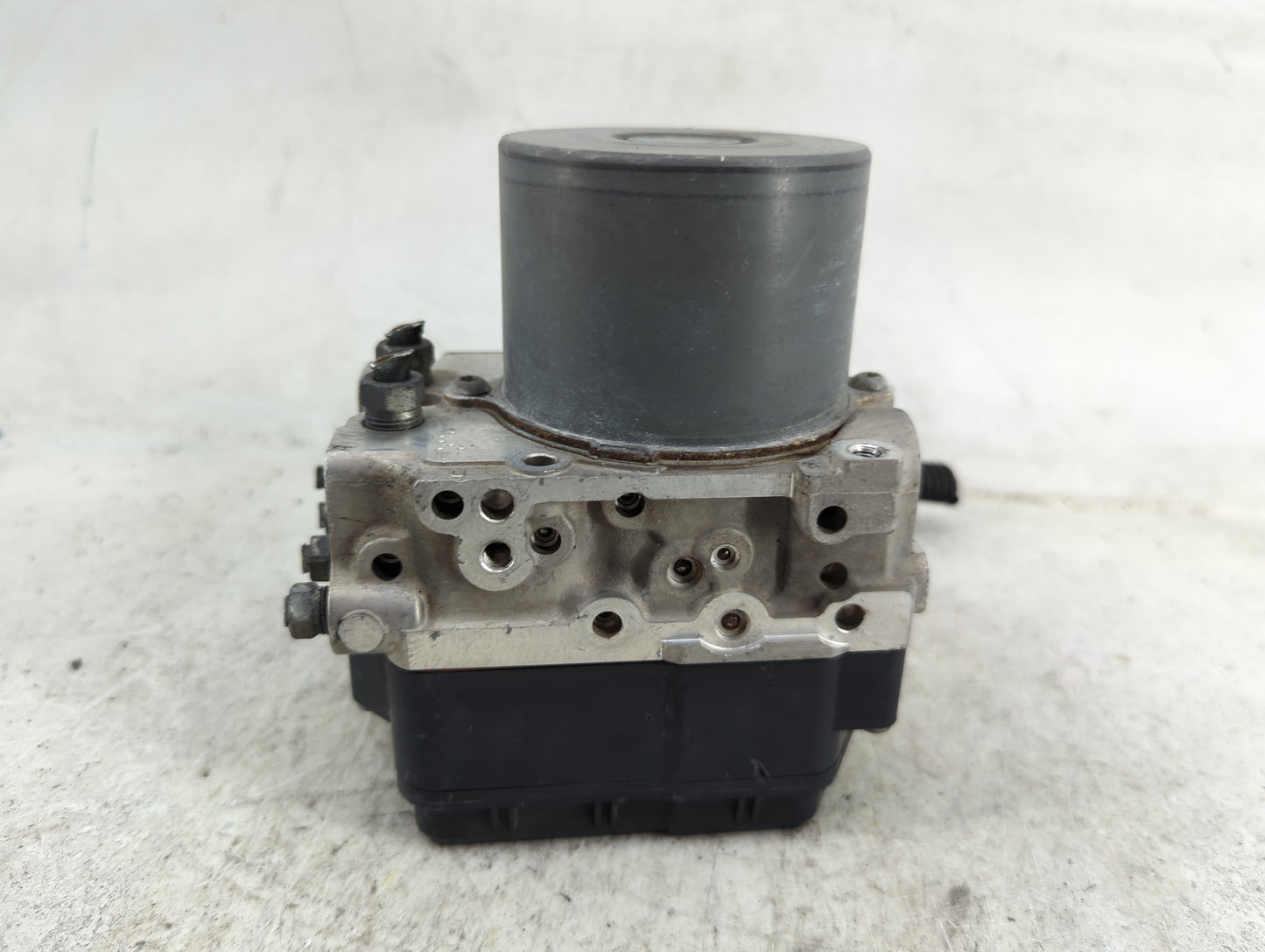 2008-2014 Subaru Tribeca ABS Pump Control Module Replacement P/N:133800 Fits Fits 2008 2009 2010 2011 2012 2013 2014 OEM Use