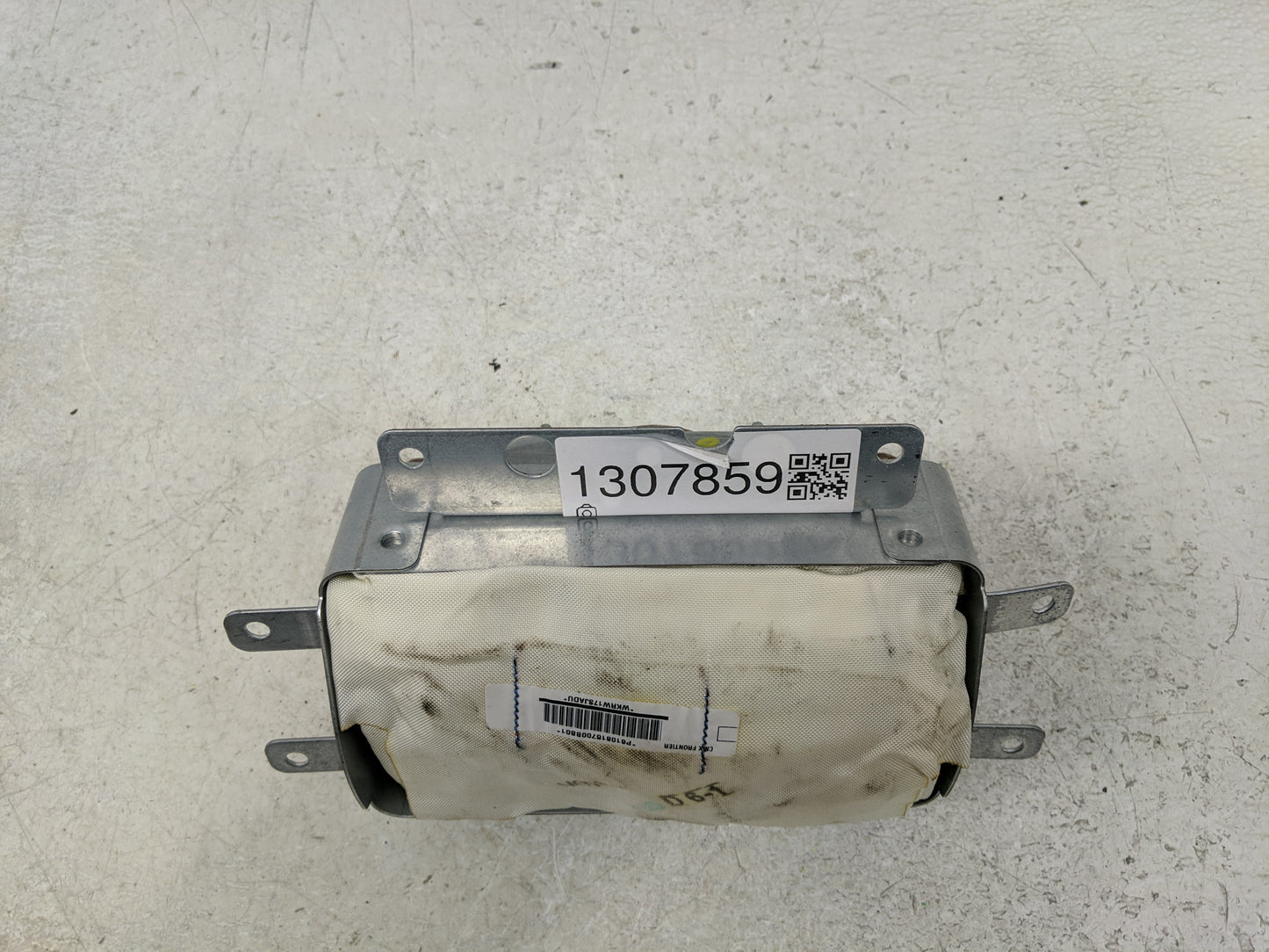 2009-2012 Suzuki Equator Air Bag Passenger Right Dashboard OEM Fits Fits 2009 2010 2011 2012 OEM Used Auto Parts - Oemusedau