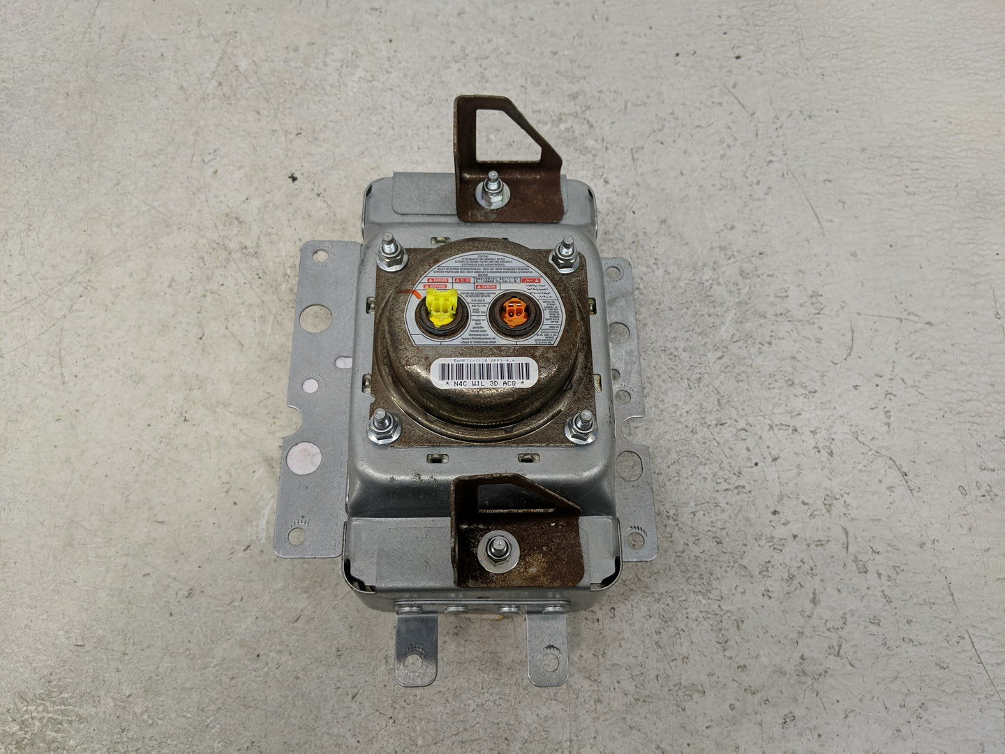 2009-2012 Suzuki Equator Air Bag Passenger Right Dashboard OEM Fits Fits 2009 2010 2011 2012 OEM Used Auto Parts - Oemusedau