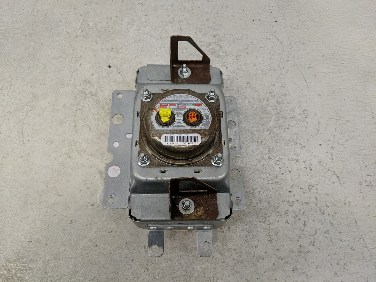 2009-2012 Suzuki Equator Air Bag Passenger Right Dashboard OEM Fits Fits 2009 2010 2011 2012 OEM Used Auto Parts - Oemusedau