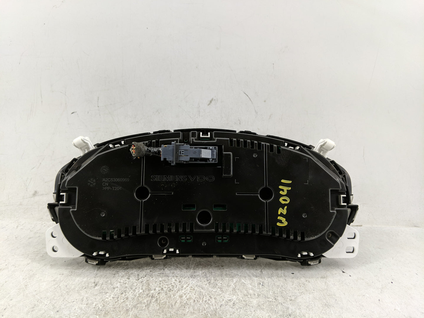 2007-2009 Suzuki Sx4 Instrument Cluster Speedometer Gauges P/N:34110-80J40 Fits Fits 2007 2008 2009 OEM Used Auto Parts - Oe