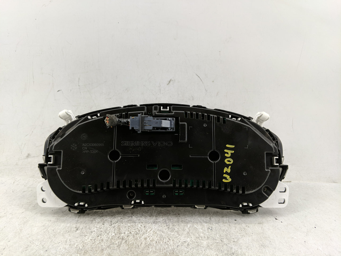 2007-2009 Suzuki Sx4 Instrument Cluster Speedometer Gauges P/N:34110-80J40 Fits Fits 2007 2008 2009 OEM Used Auto Parts - Oe