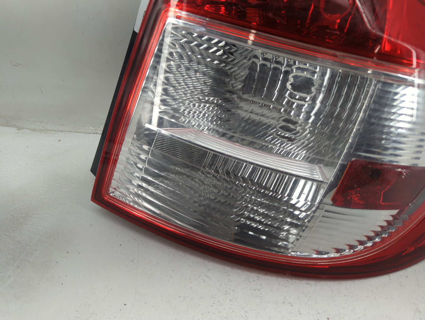 2007-2013 Suzuki Sx4 Tail Light Assembly Passenger Right OEM P/N:220-59152 Fits Fits 2007 2008 2009 2010 2011 2012 2013 OEM 