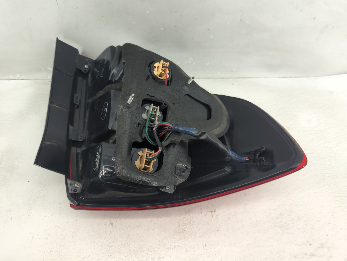 2008-2013 Suzuki Sx4 Tail Light Assembly Passenger Right OEM P/N:220-59152 Fits Fits 2008 2009 2010 2011 2012 2013 OEM Used 