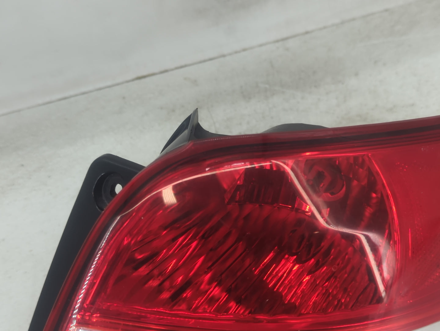 2007-2013 Suzuki Sx4 Tail Light Assembly Passenger Right OEM P/N:220-59100 220-59152 Fits Fits 2007 2008 2009 2010 2011 2012