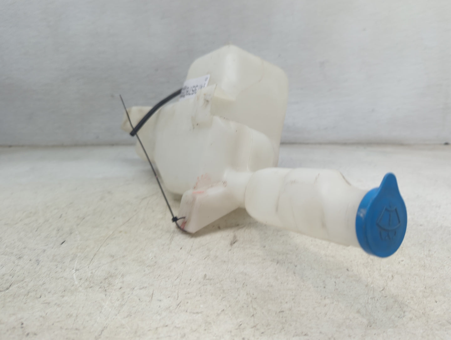 2008-2013 Suzuki Sx4 Windshield Washer Fluid Reservoir Bottle Oem 1473578 - Oemusedautoparts1.com