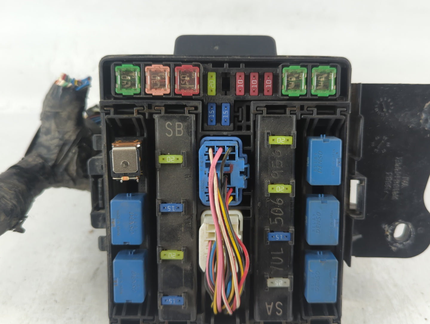 2009 Suzuki Vitara Fusebox Fuse Box Panel Relay Module Fits Fits 2006 2007 2008 OEM Used Auto Parts - Oemusedautoparts1.com