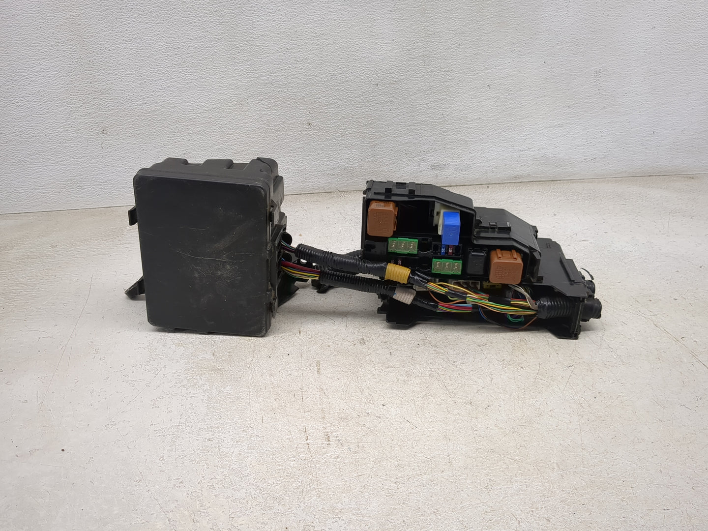 2009 Suzuki Vitara Fusebox Fuse Box Panel Relay Module P/N:PP-TD10 Fits Fits 2006 2007 2008 OEM Used Auto Parts - Oemusedaut