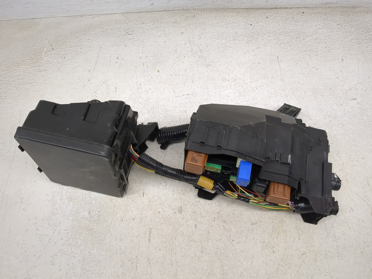 2009 Suzuki Vitara Fusebox Fuse Box Panel Relay Module P/N:PP-TD10 Fits Fits 2006 2007 2008 OEM Used Auto Parts - Oemusedaut