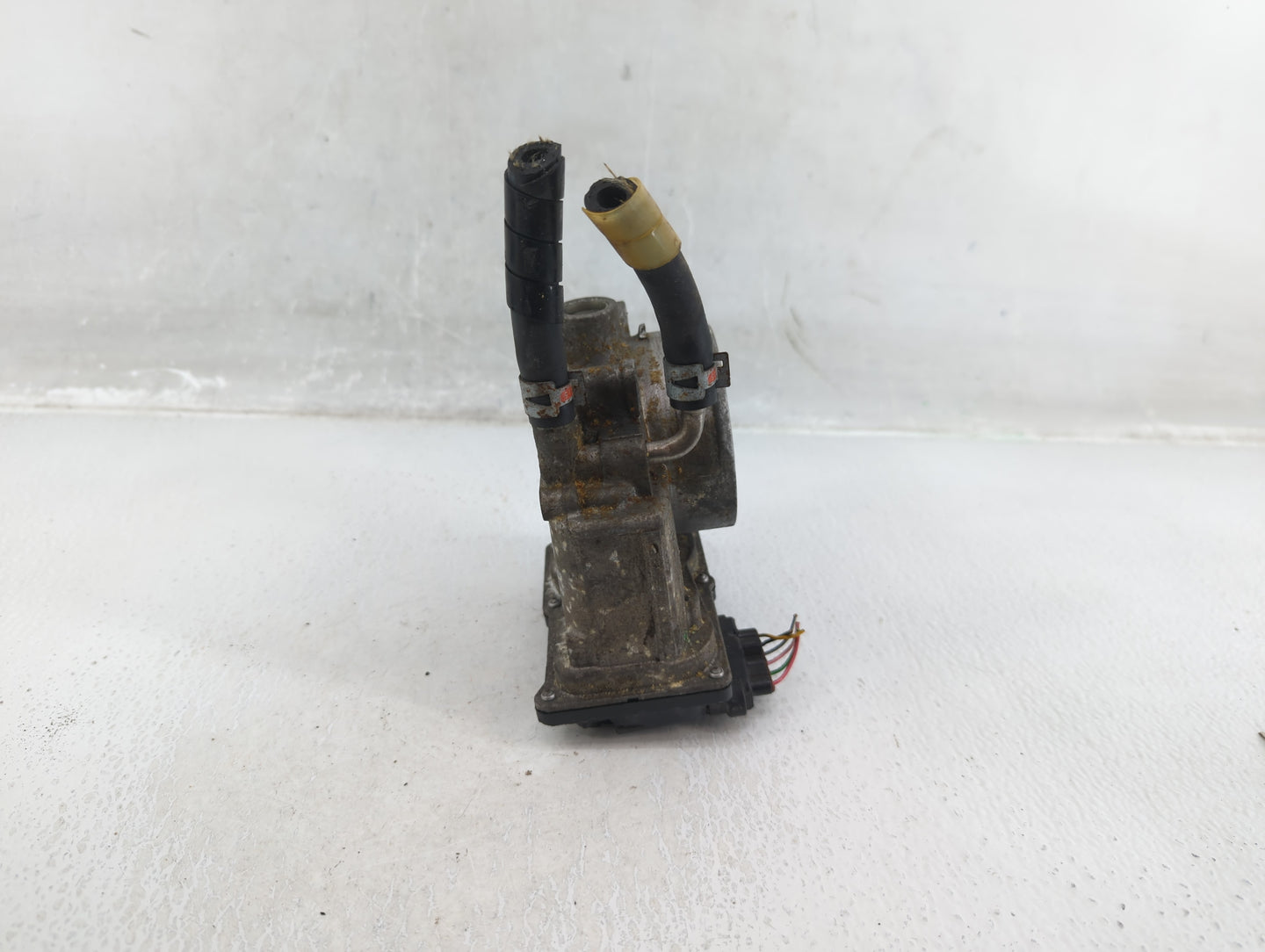 2005-2018 Toyota Avalon Throttle Body P/N:22030-0P050 Fits OEM Used Auto Parts - Oemusedautoparts1.com
