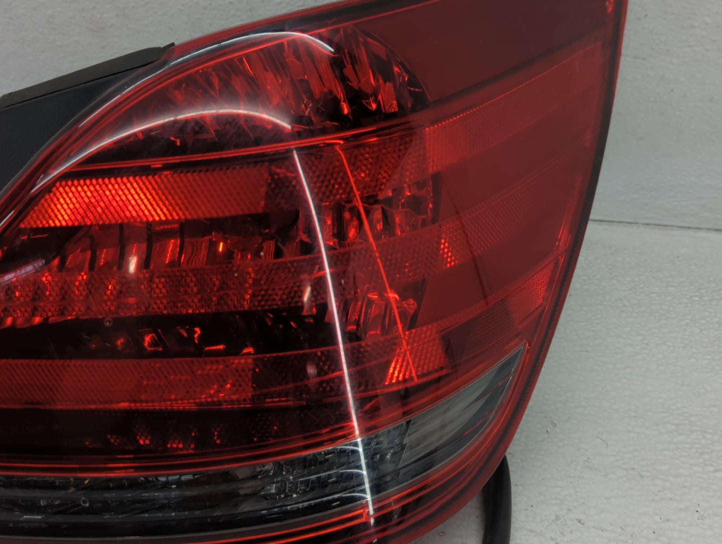2008-2010 Toyota Avalon Driver Left Side Deck Lid Mounted Tail Light Red - Oemusedautoparts1.com
