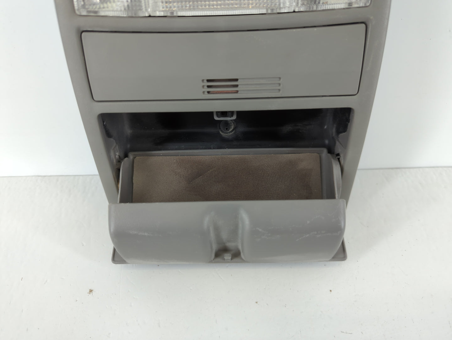 2009 Toyota Camry Overhead Roof Console - Oemusedautoparts1.com