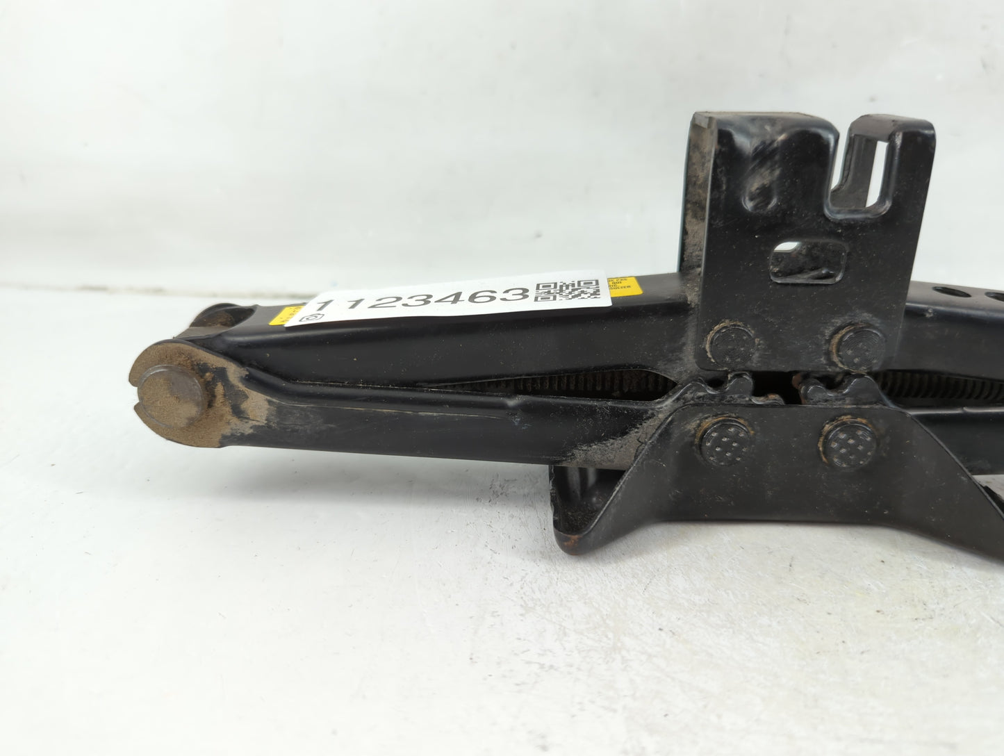 2009 Toyota Camry Spare Scissor Car Jack - Oemusedautoparts1.com