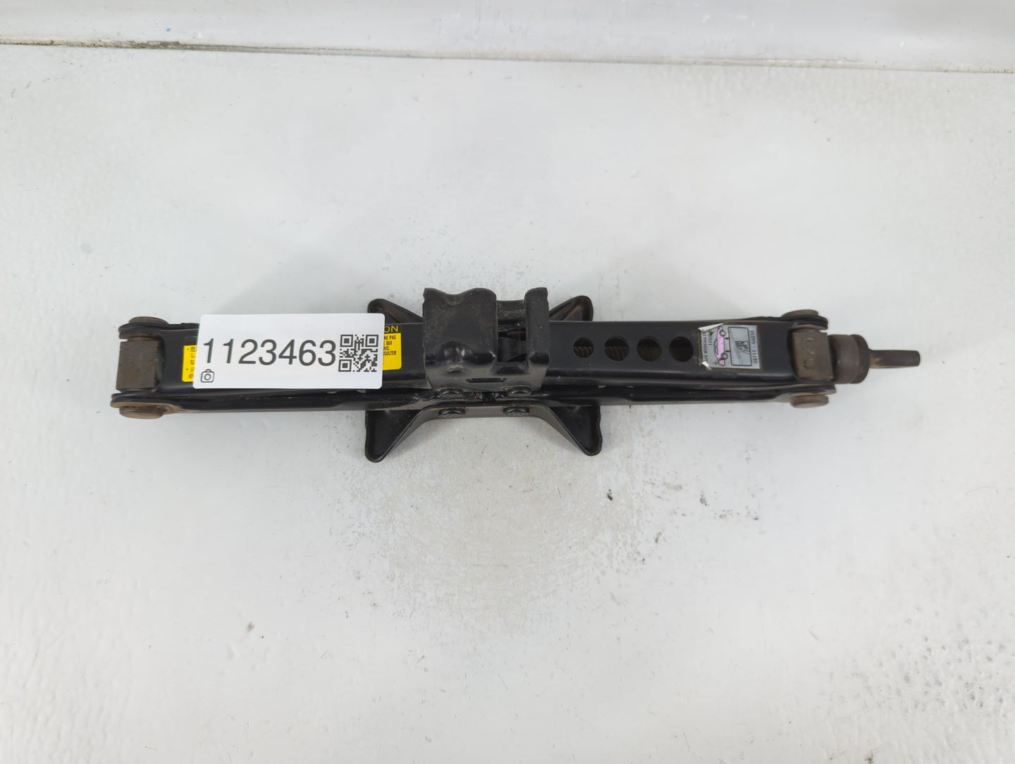 2009 Toyota Camry Spare Scissor Car Jack 1123463 - Oemusedautoparts1.com