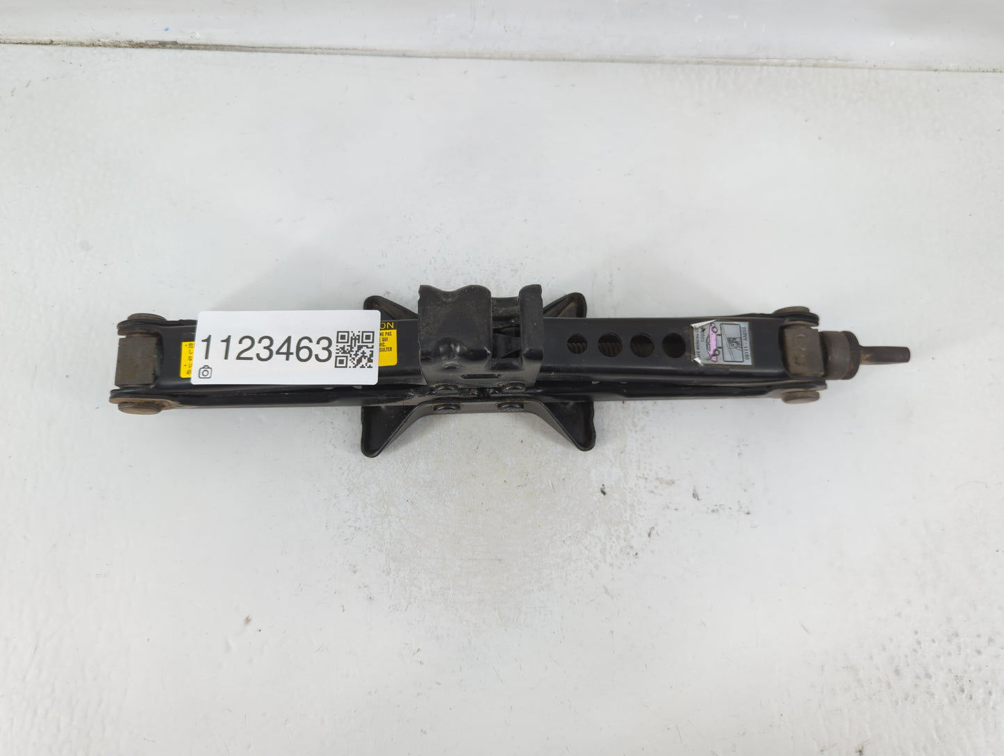2009 Toyota Camry Spare Scissor Car Jack 1123463 - Oemusedautoparts1.com