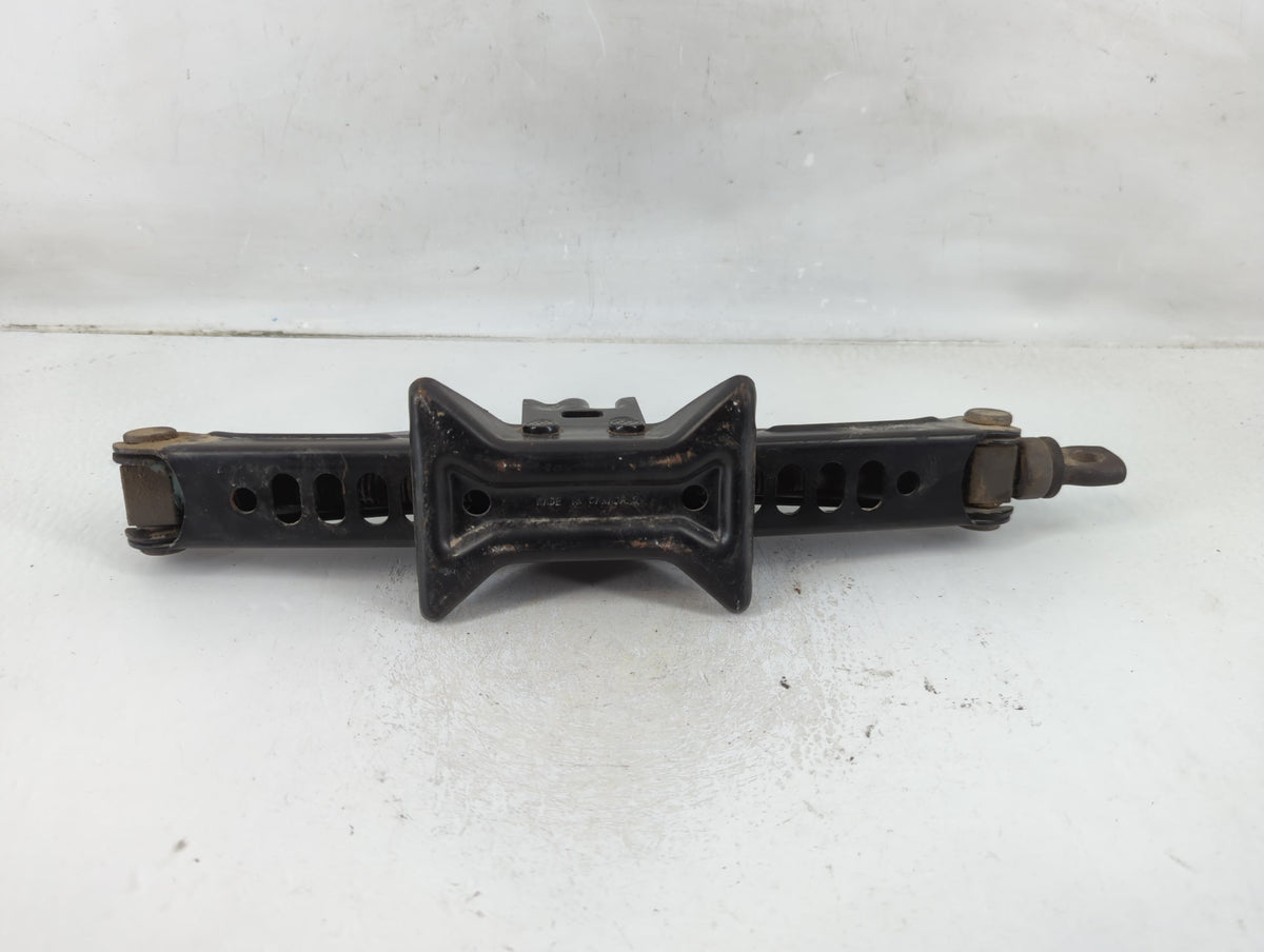 2009 Toyota Camry Spare Scissor Car Jack 1123463 - Oemusedautoparts1.com