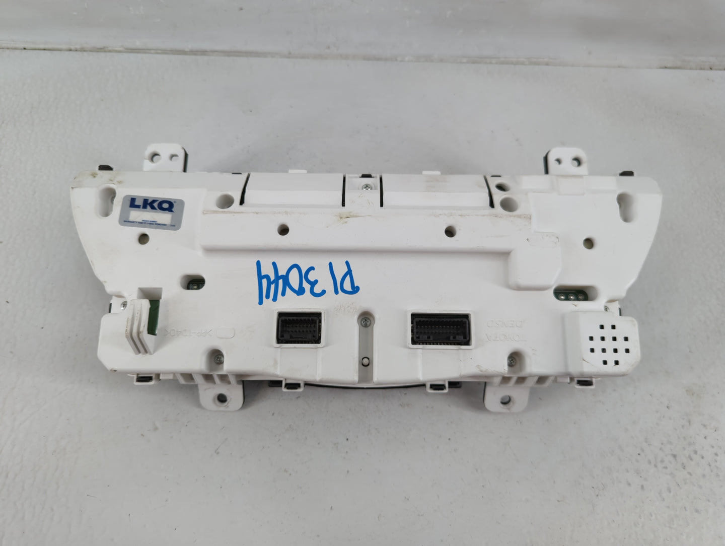 2007-2009 Toyota Camry Instrument Cluster Speedometer Gauges P/N:83800-33E10 Fits Fits 2007 2008 2009 OEM Used Auto Parts - 