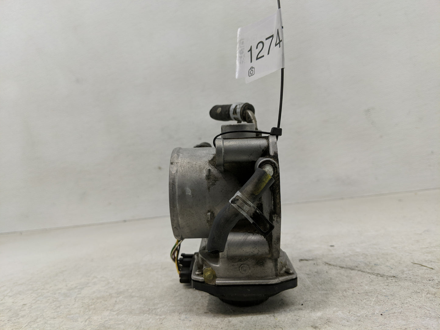 2007-2011 Toyota Camry Throttle Body P/N:22030-28070 Fits Fits 2006 2007 2008 2009 2010 2011 2012 2013 2014 2015 OEM Used Au