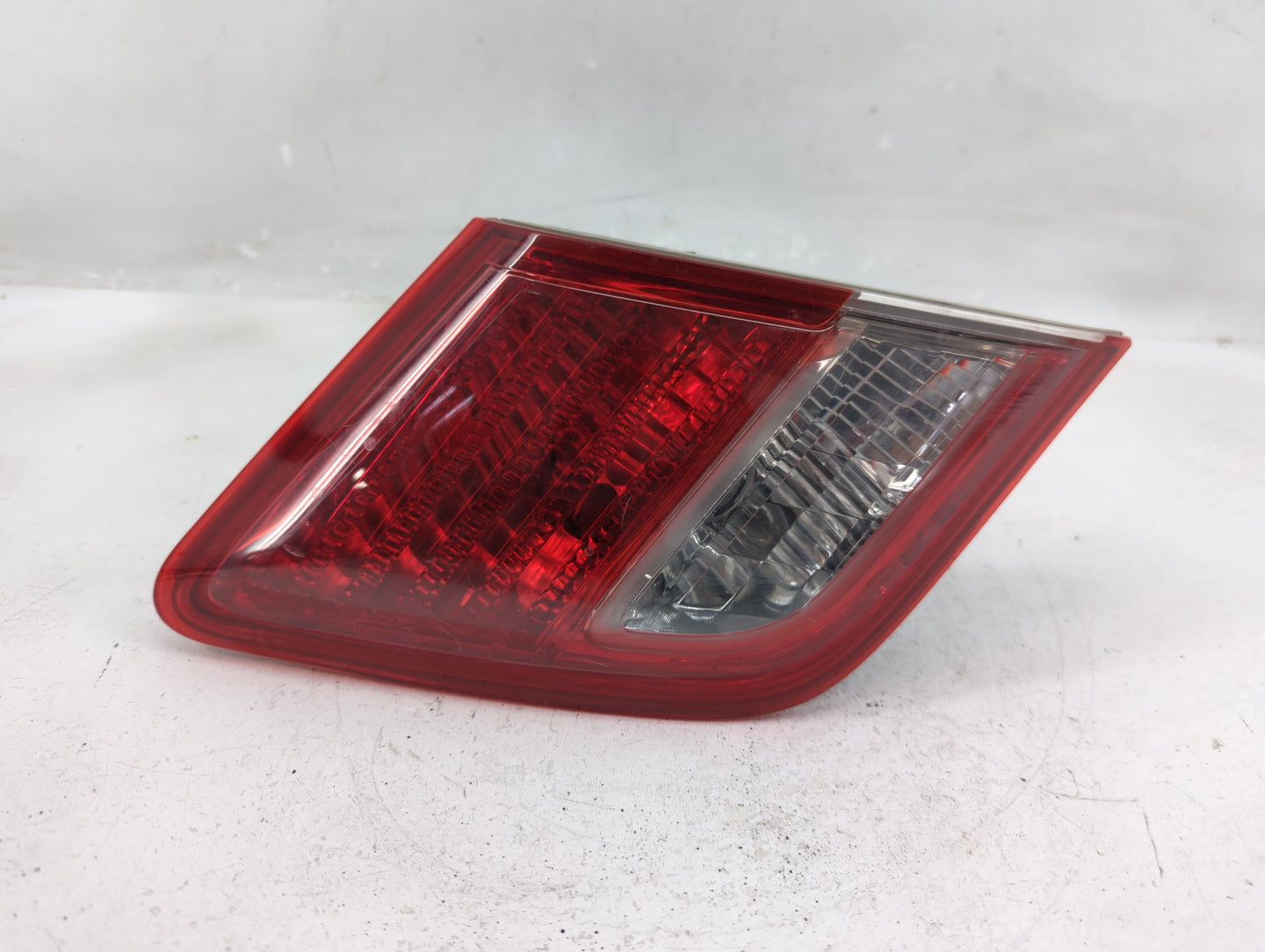 2007-2009 Toyota Camry Passenger Right Side Deck Lid Mounted Tail Light - Oemusedautoparts1.com
