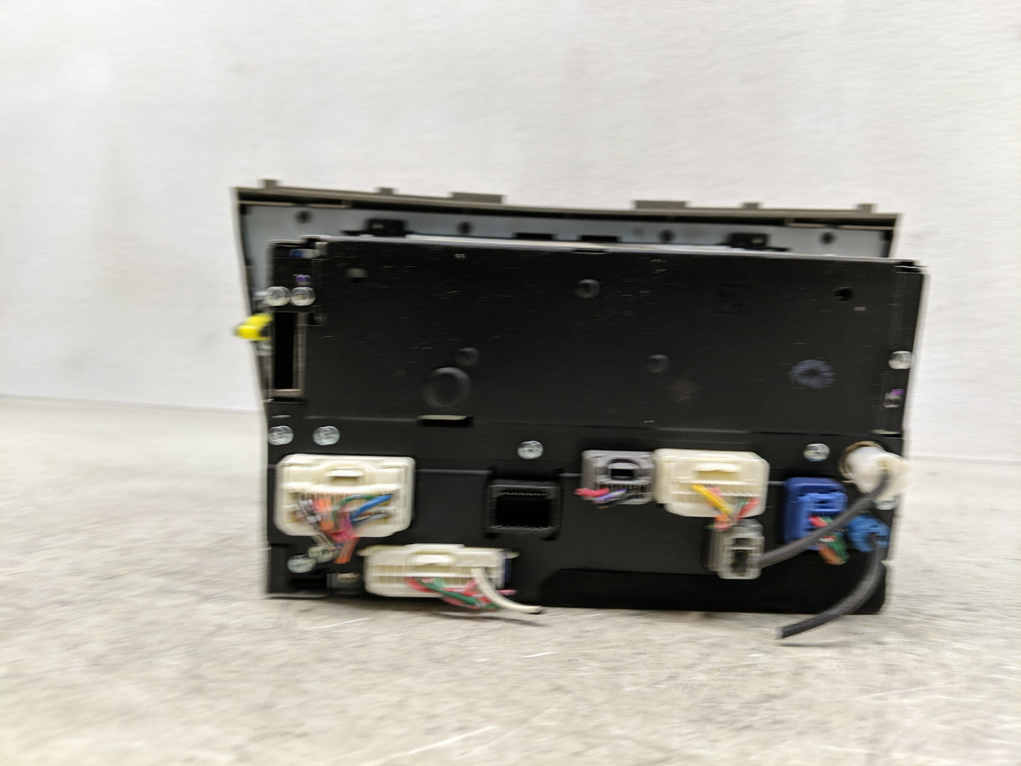 2009 Toyota Camry Radio AM FM Cd Player Receiver Replacement P/N:86120-06460 Fits OEM Used Auto Parts - Oemusedautoparts1.co
