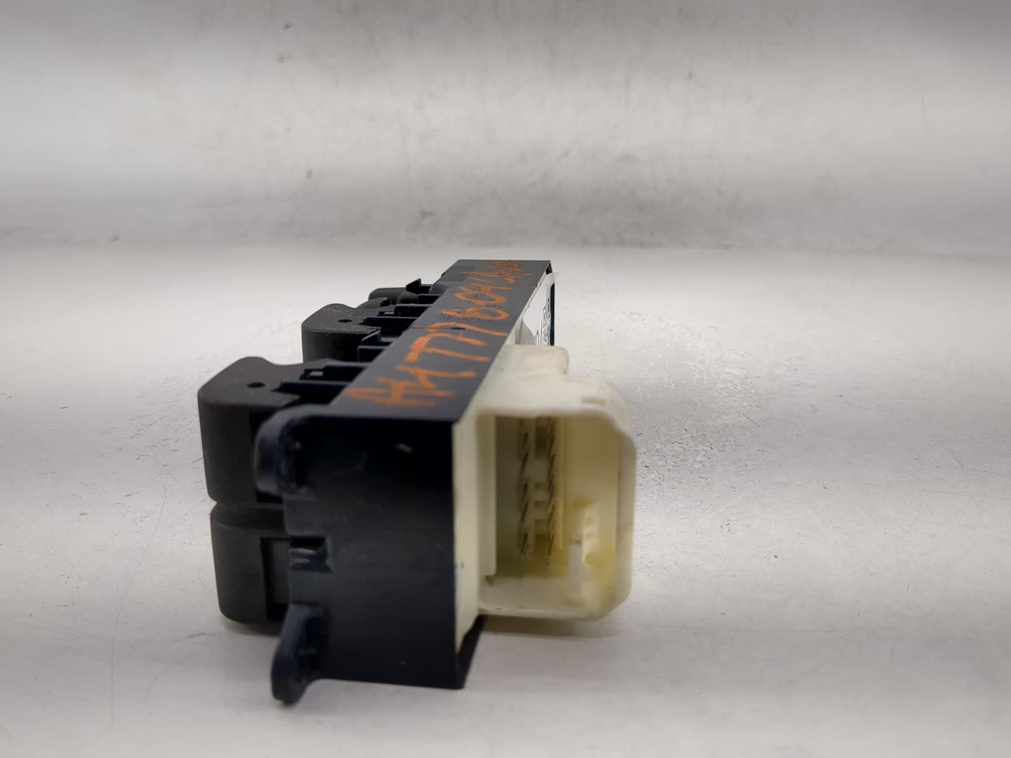 2007-2009 Toyota Camry Master Power Window Switch Replacement Driver Side Left P/N:8482006070 Fits OEM Used Auto Parts - Oem
