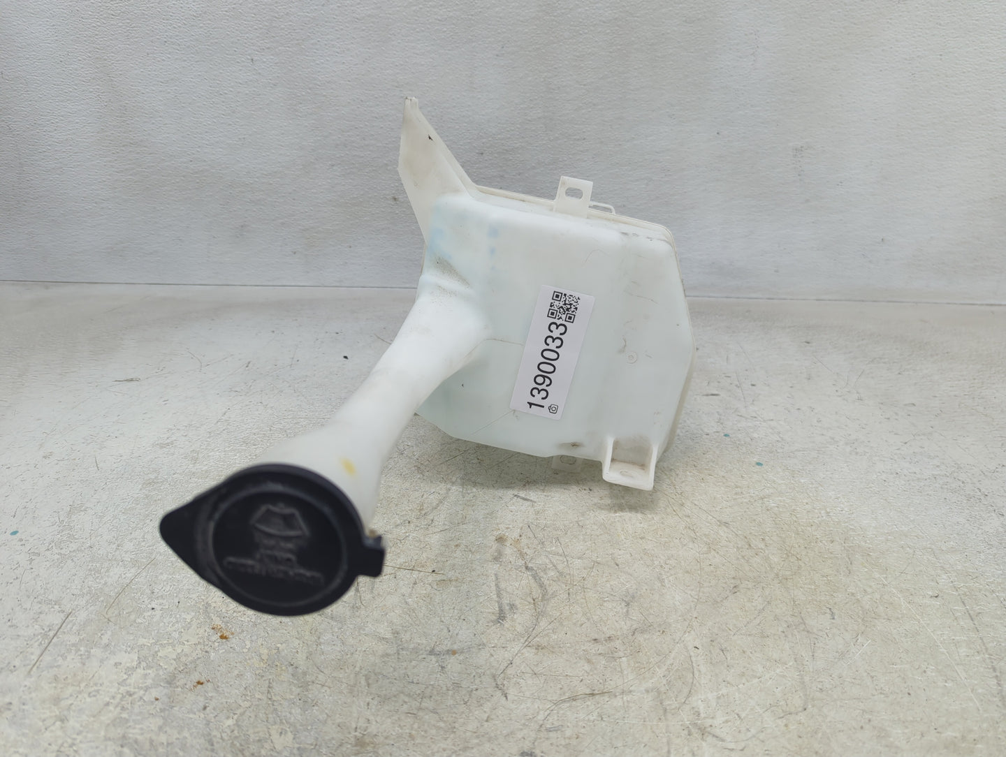2007-2011 Toyota Camry Windshield Washer Fluid Reservoir Bottle Oem - Oemusedautoparts1.com