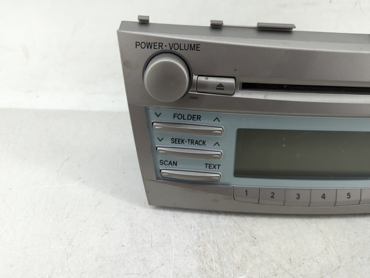 2009 Toyota Camry Radio AM FM Cd Player Receiver Replacement P/N:P0900230 86120-33892 Fits OEM Used Auto Parts - Oemusedauto