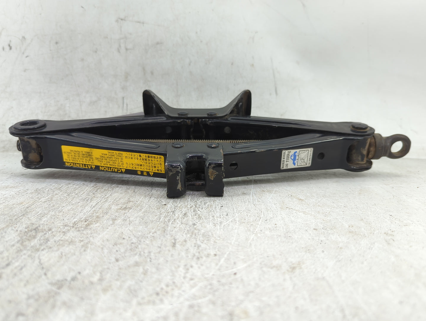 2009 Toyota Camry Spare Scissor Car Jack - Oemusedautoparts1.com