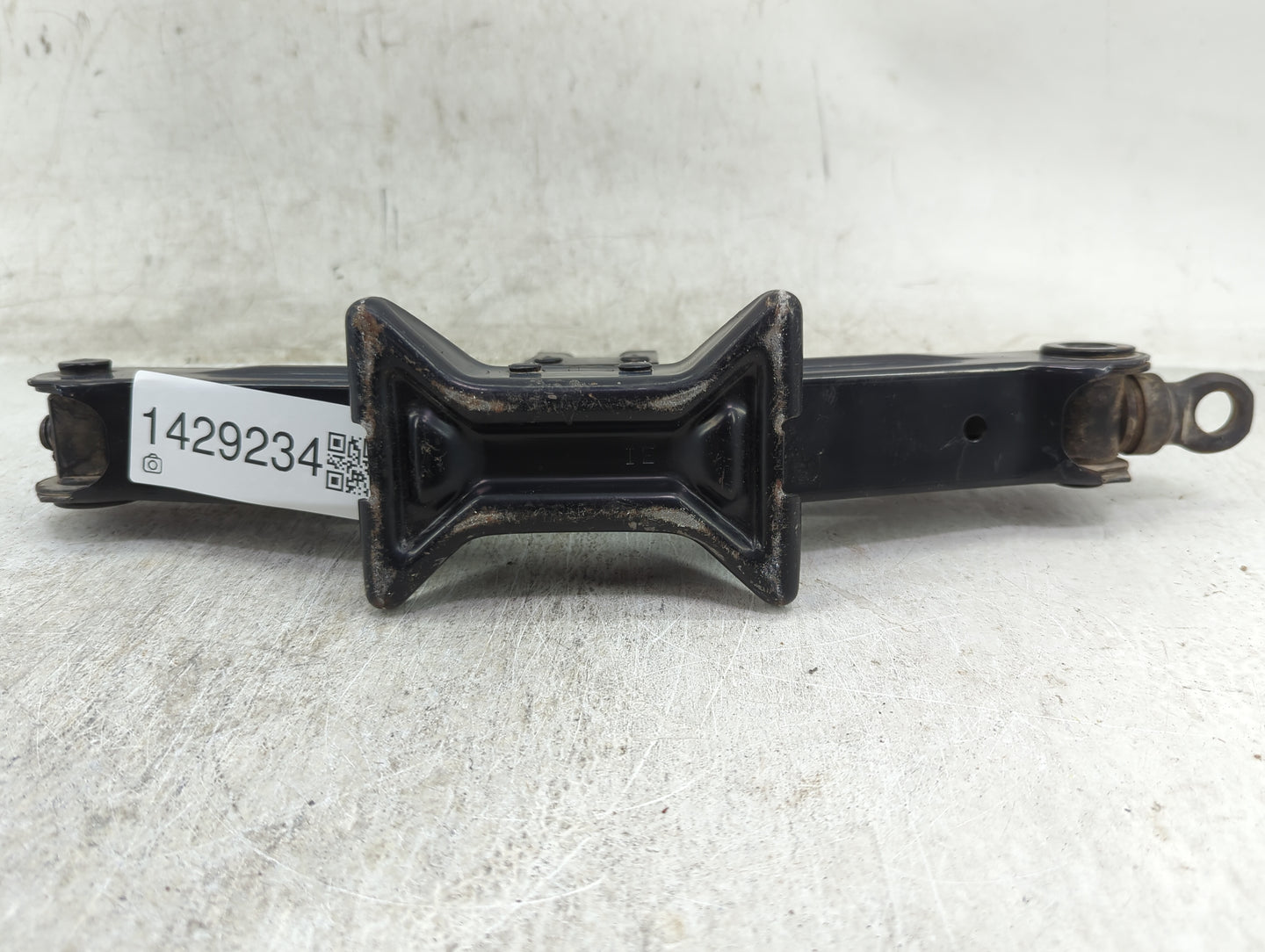 2009 Toyota Camry Spare Scissor Car Jack - Oemusedautoparts1.com