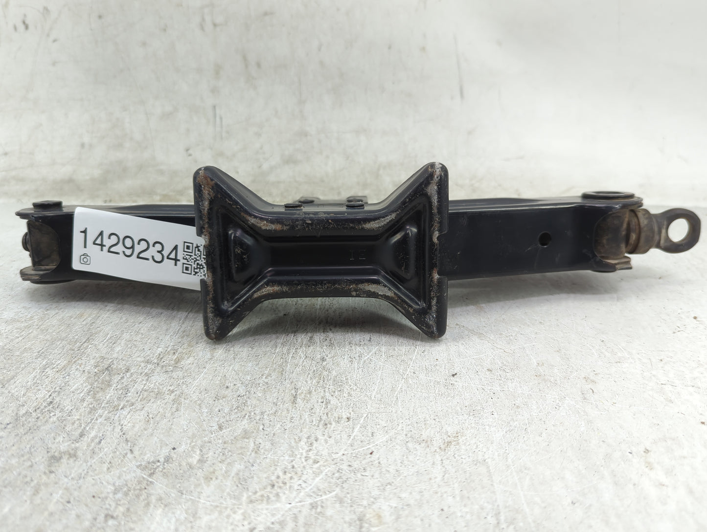 2009 Toyota Camry Spare Scissor Car Jack - Oemusedautoparts1.com