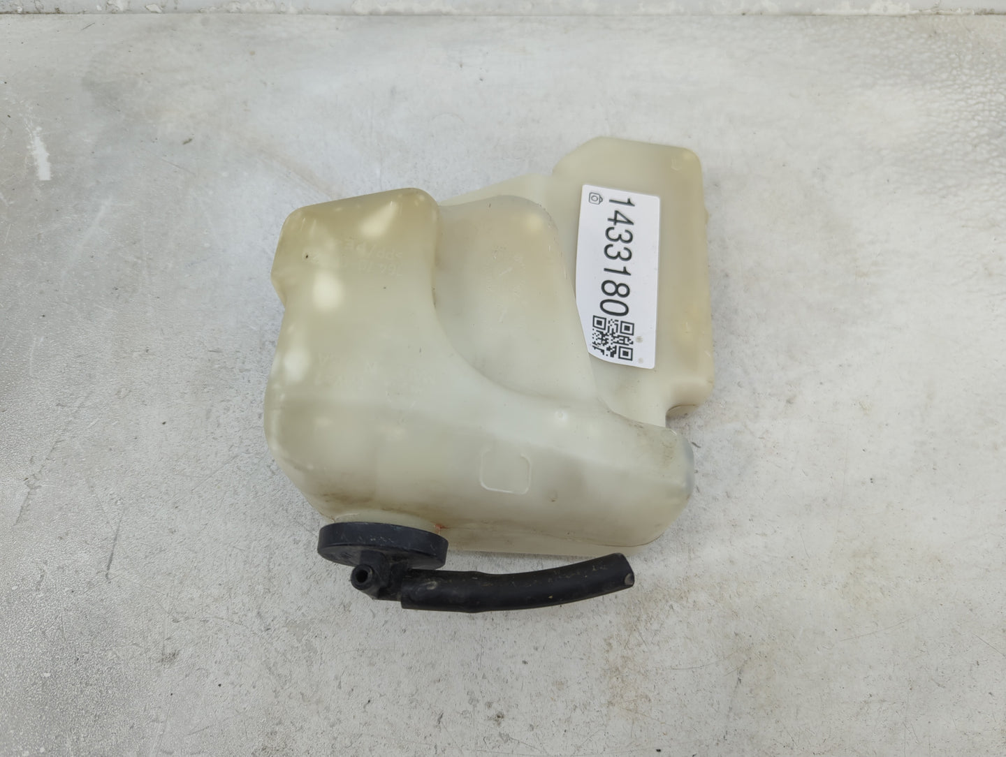 2007-2011 Toyota Camry Radiator Coolant Overflow Expansion Tank Bottle 1433180 - Oemusedautoparts1.com