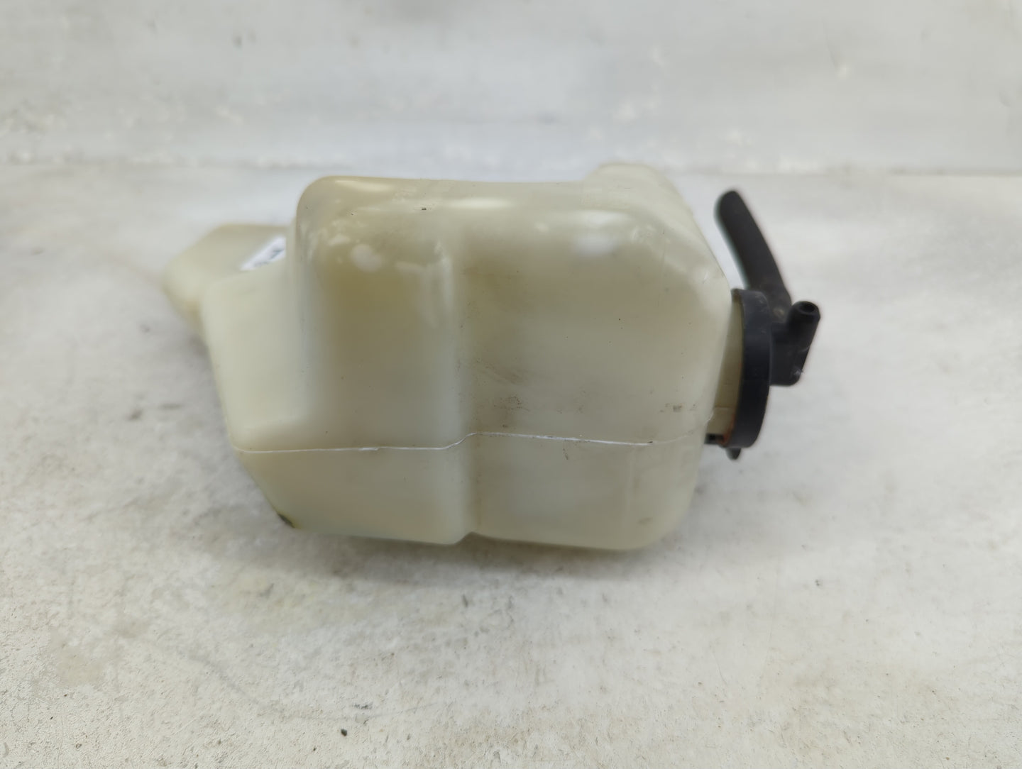 2007-2011 Toyota Camry Radiator Coolant Overflow Expansion Tank Bottle 1433180 - Oemusedautoparts1.com