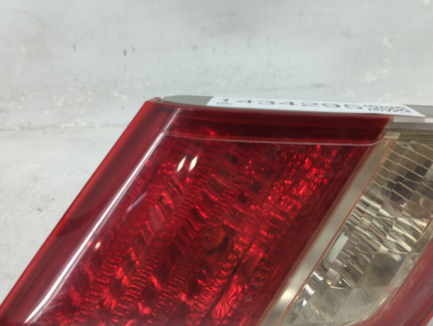 2007-2009 Toyota Camry Tail Light Assembly Passenger Right OEM Fits Fits 2007 2008 2009 OEM Used Auto Parts - Oemusedautopar