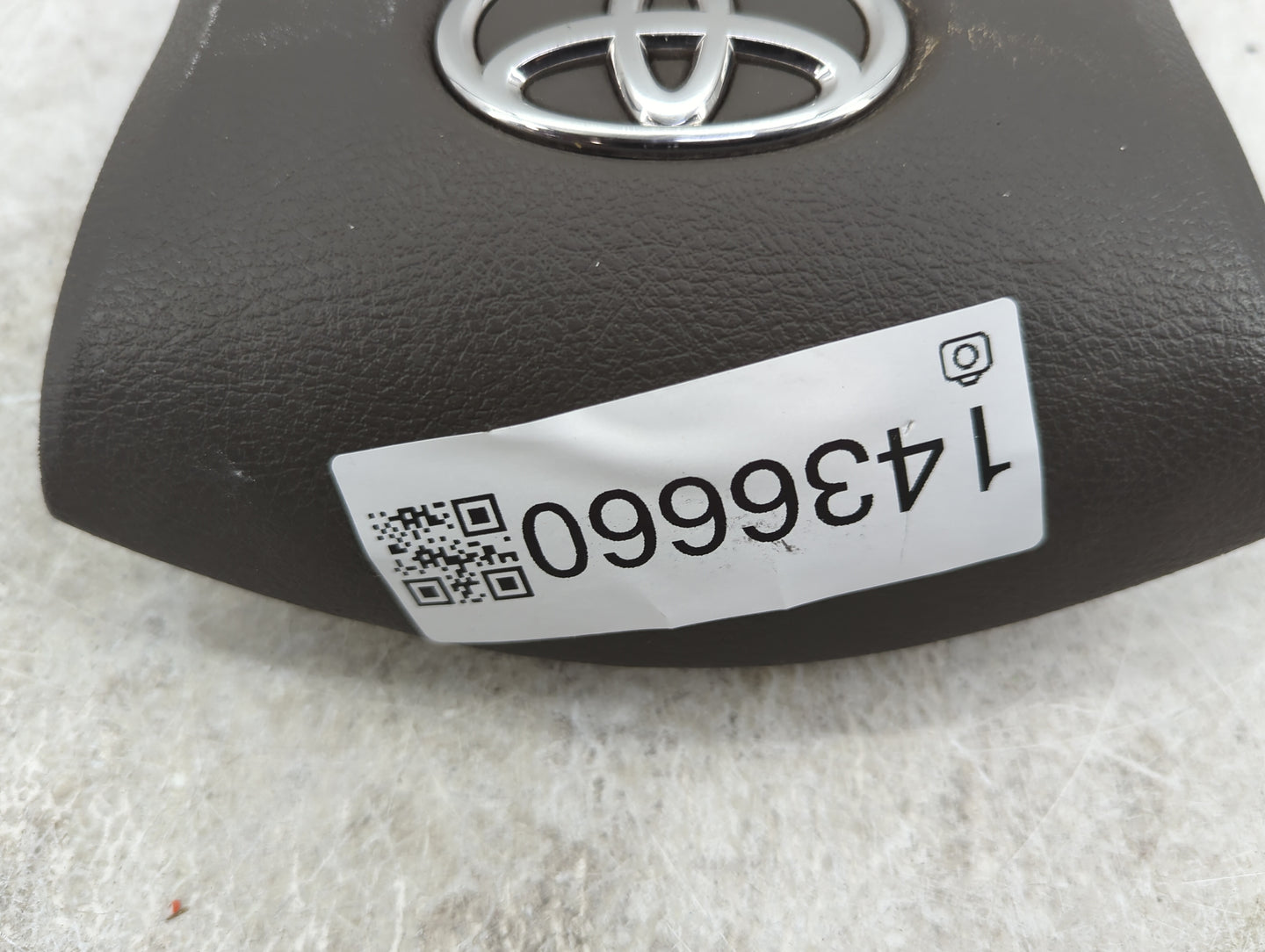 2009 Toyota Camry Air Bag Driver Left Steering Wheel Mounted P/N:Z2EE7010126 Fits OEM Used Auto Parts - Oemusedautoparts1.co