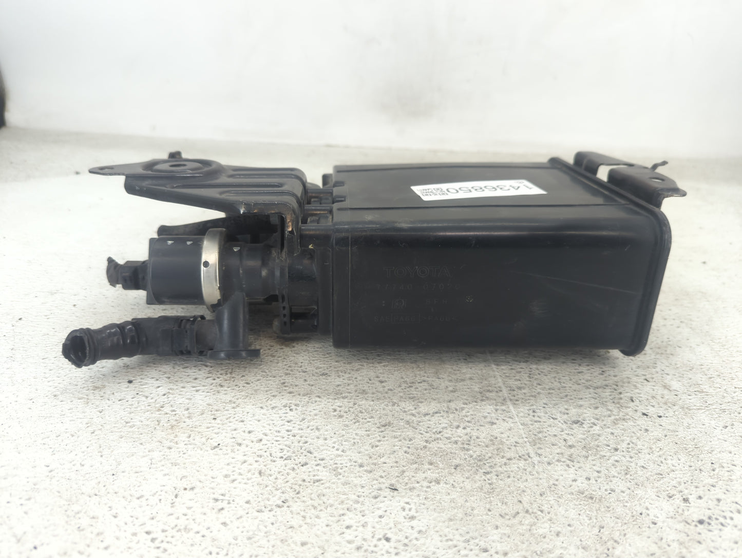 2009 Toyota Camry Fuel Vapor Charcoal Canister - Oemusedautoparts1.com