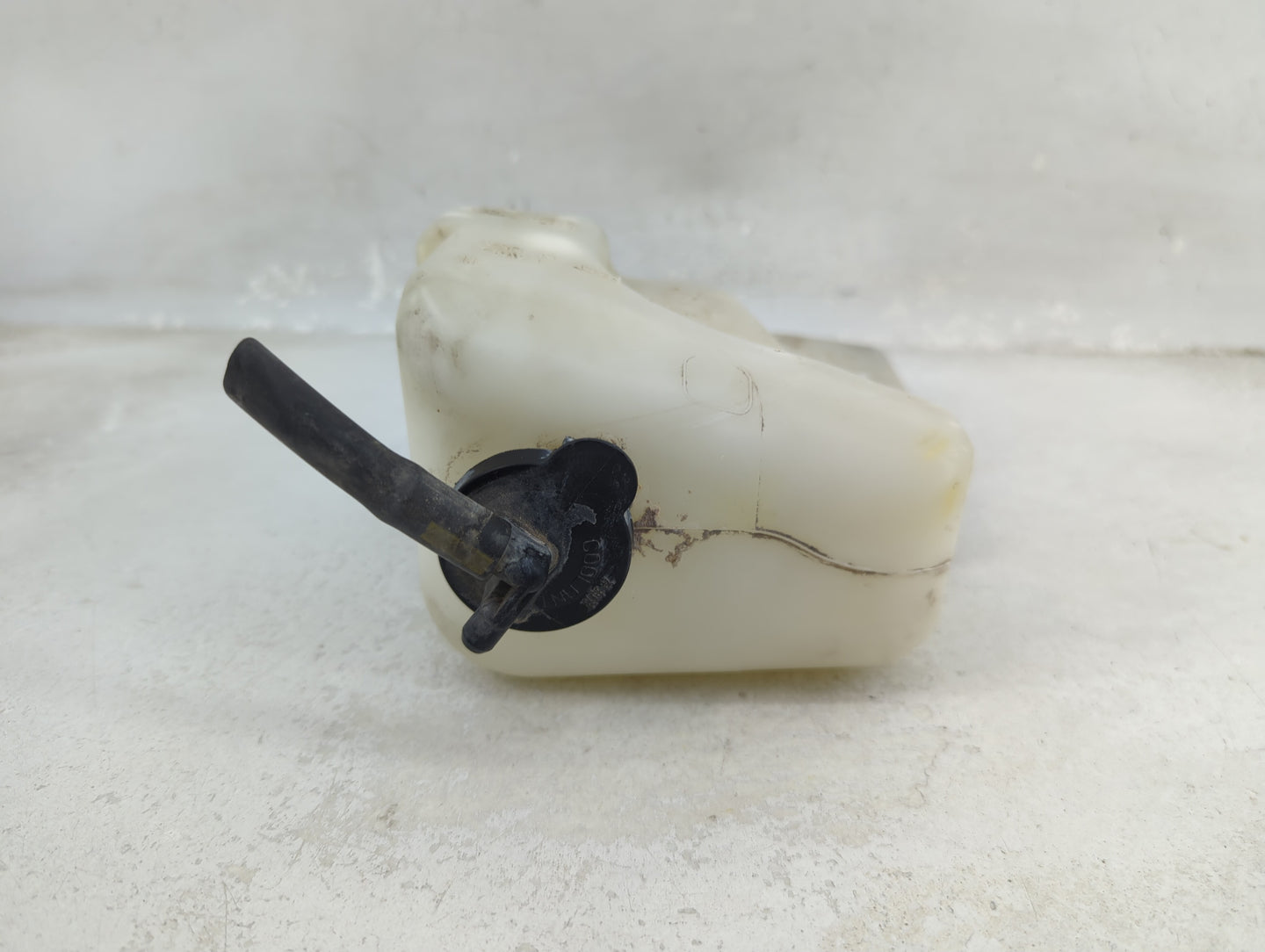 2007-2011 Toyota Camry Radiator Coolant Overflow Expansion Tank Bottle 1459535 - Oemusedautoparts1.com