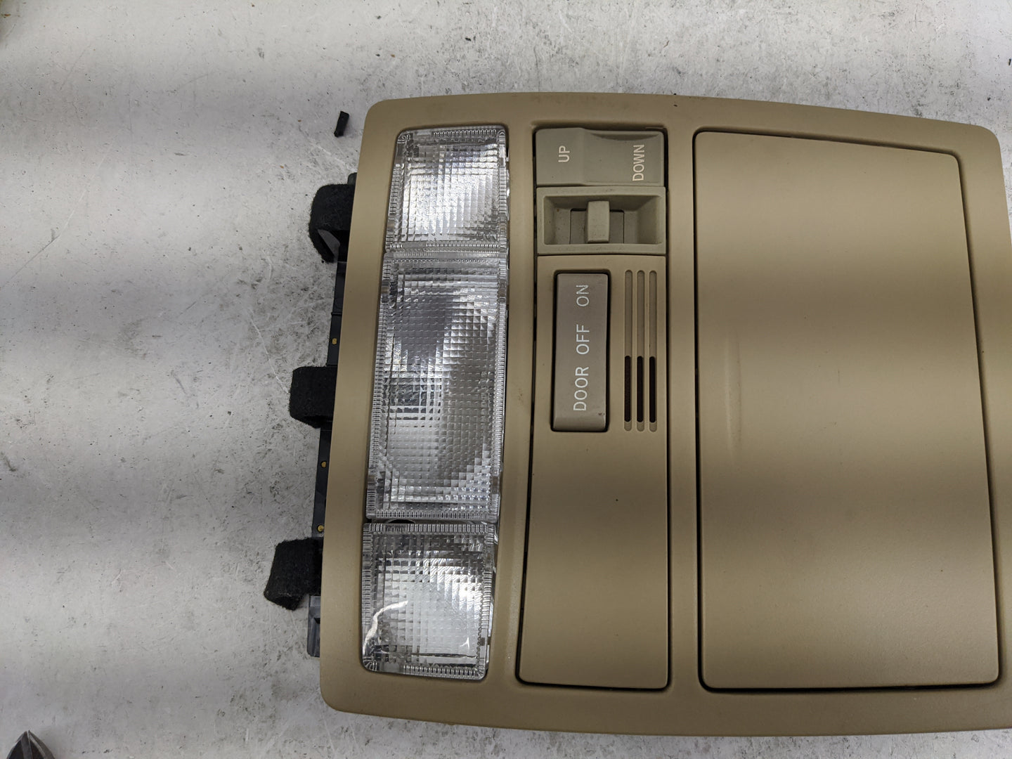 2009 Toyota Camry Overhead Roof Console Tan - Oemusedautoparts1.com