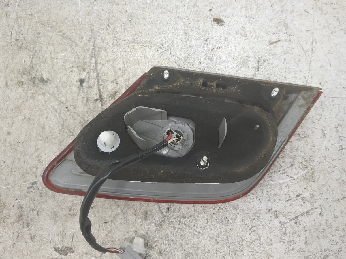 2007-2009 Toyota Camry Passenger Right Side Deck Lid Mounted Tail Light 1501841 - Oemusedautoparts1.com