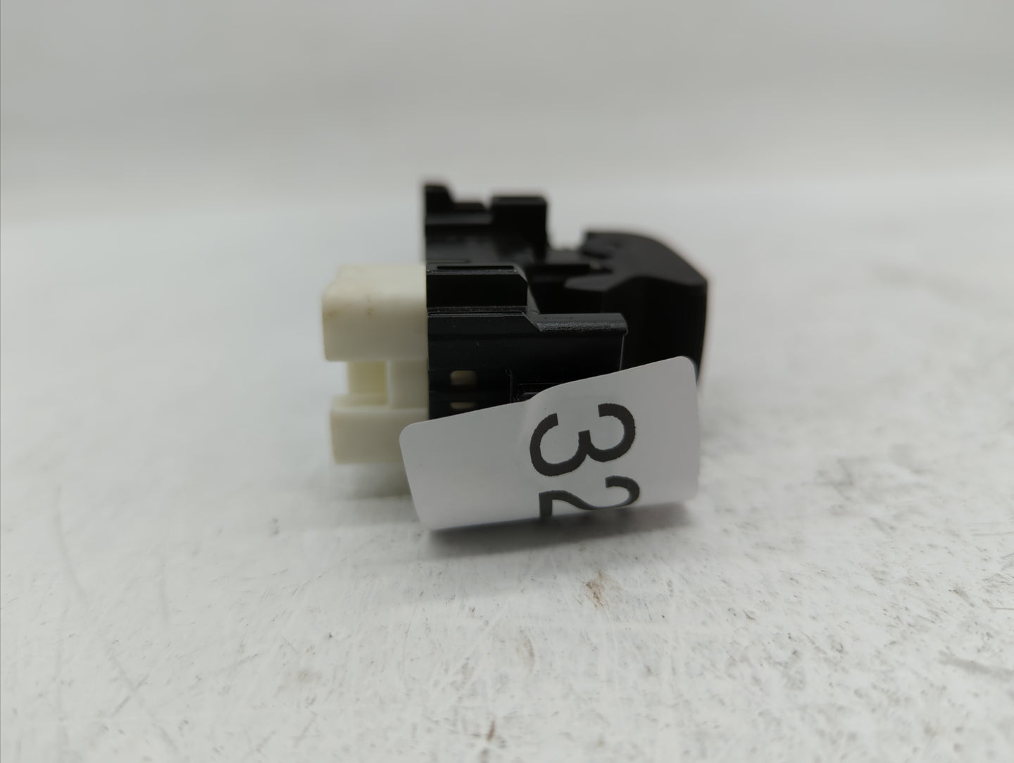 2009 Toyota Camry Passeneger Right Power Window Switch 870-0586 - Oemusedautoparts1.com