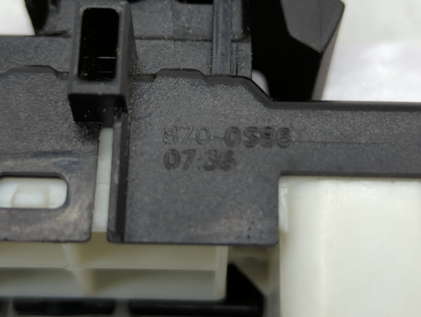 2009 Toyota Camry Passeneger Right Power Window Switch 870-0586 - Oemusedautoparts1.com