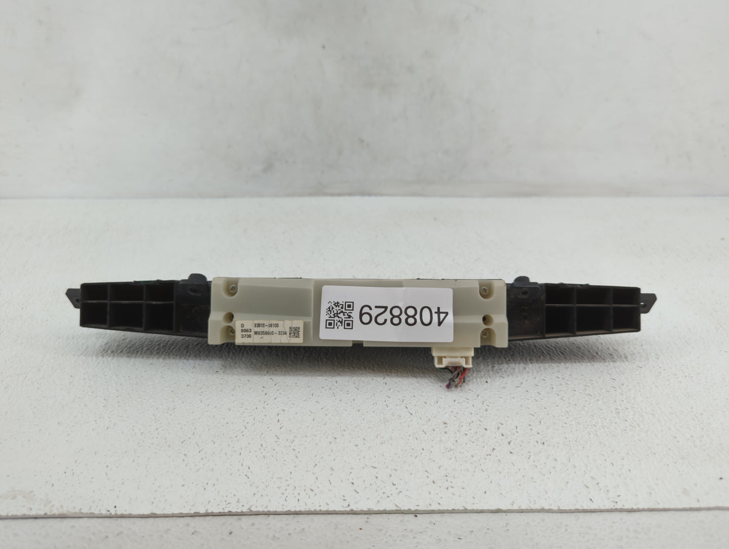 2009 Toyota Camry Digitial Dash Clock P/N:83910-06100 Fits OEM Used Auto Parts - Oemusedautoparts1.com